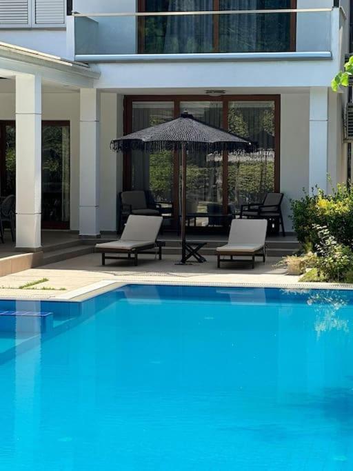 Beachfront With Private Pool By Monika Experiences Golem (Tirana)