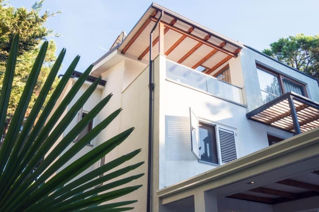 Willa Beachfront With Private Pool By Monika Experiences *