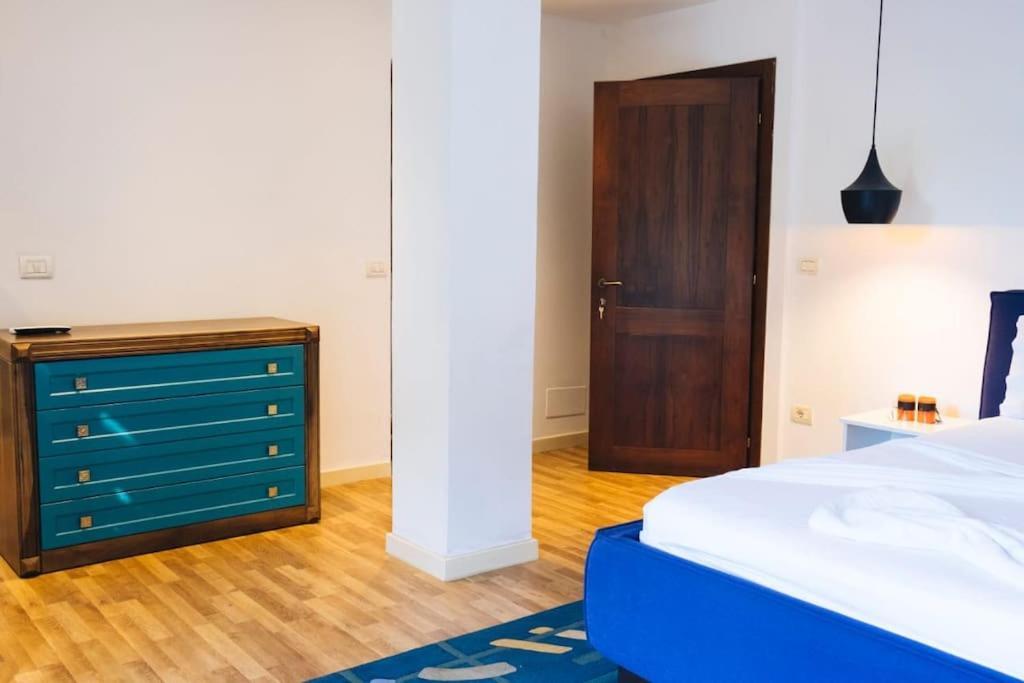 Beachfront With Private Pool By Monika Experiences Golem (Tirana)