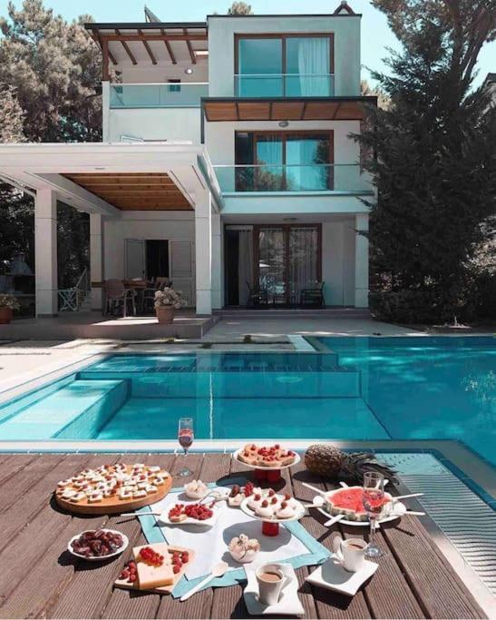 Beachfront With Private Pool By Monika Experiences *