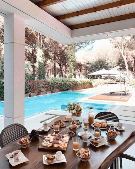 Beachfront With Private Pool By Monika Experiences Willa