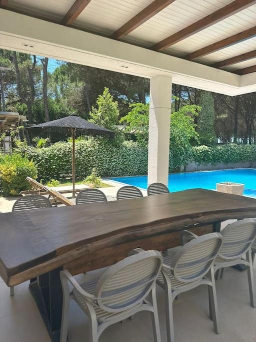 Willa Beachfront With Private Pool By Monika Experiences